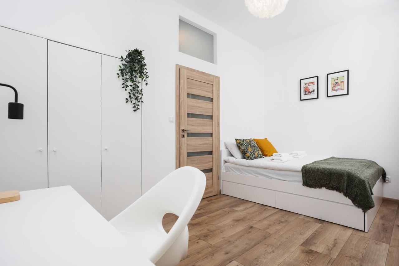 Bosacka Apartments X 1' Main Train & Bus Station - By Upstairs كراكوفيا المظهر الخارجي الصورة